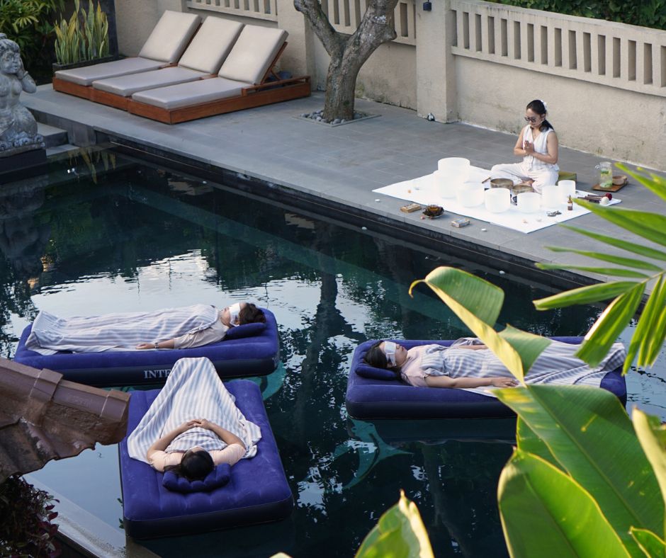 Floating Newmoon Soundbath with Sawitri